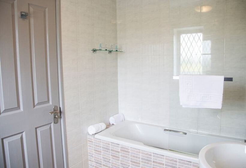 客栈  The Throckmorton