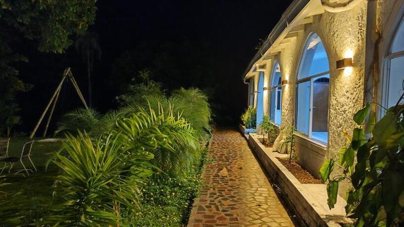 Отель Amaranthus