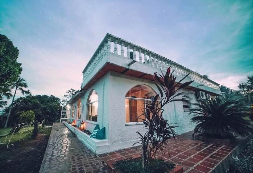 Отель Amaranthus