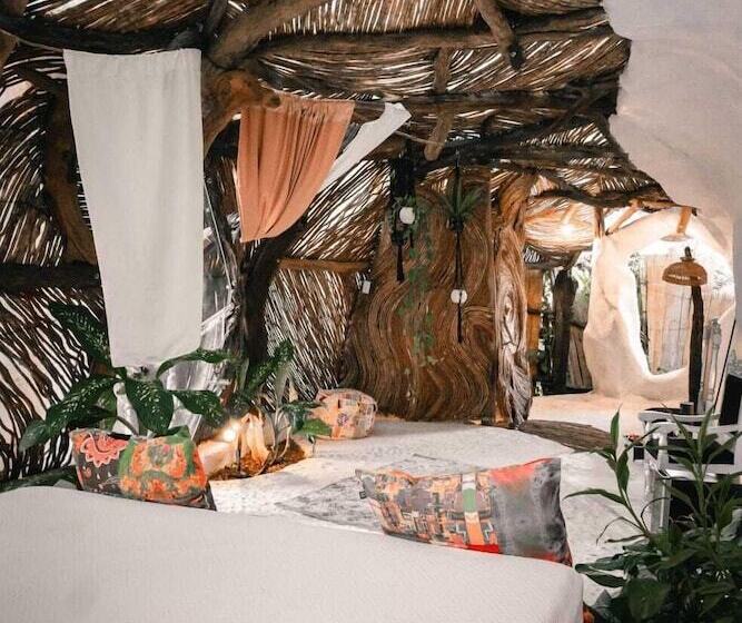 Отель Amaranthus