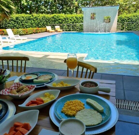 Отель Puerto Triunfo