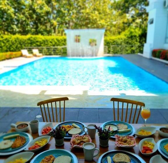 Отель Puerto Triunfo