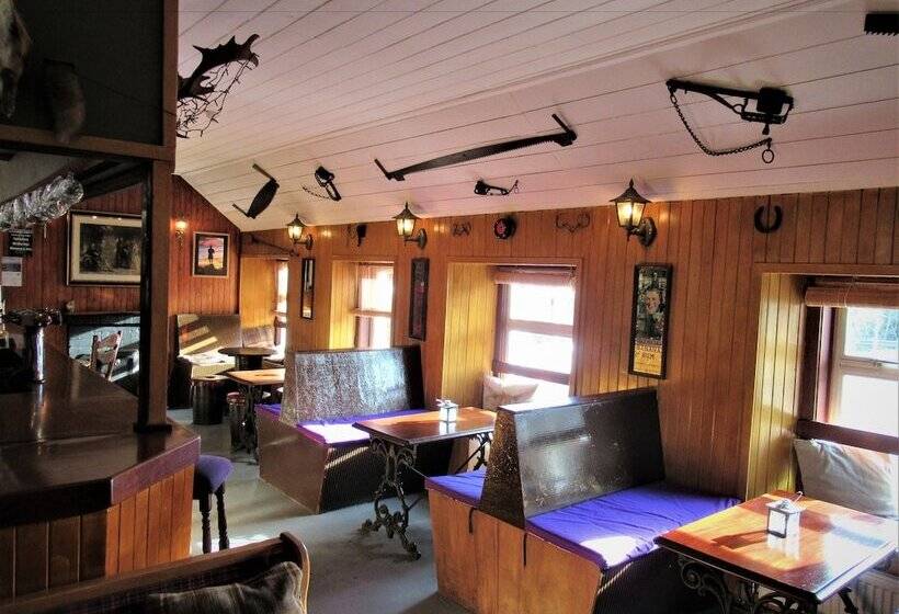 Invershin Hotel Bunkhouse & Bar