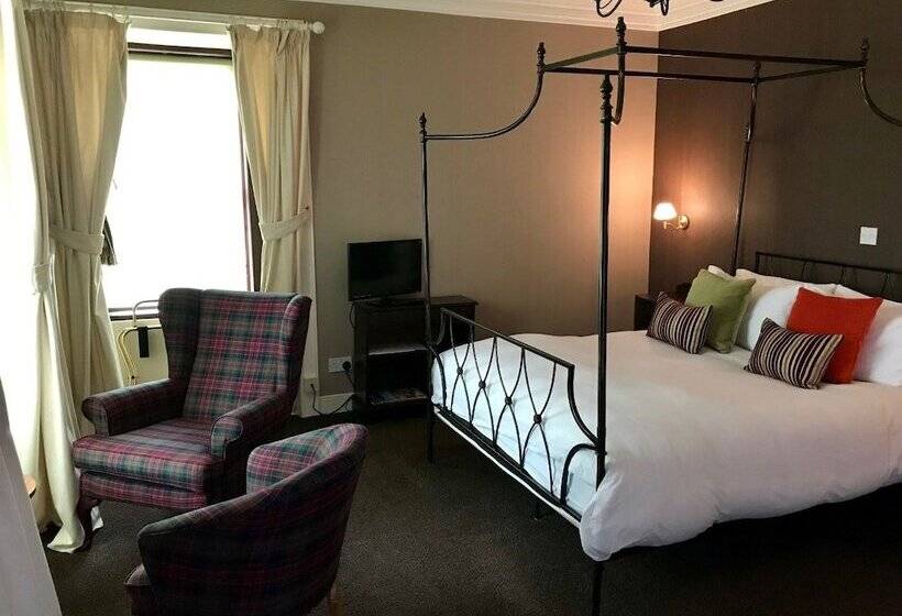 Invershin Hotel Bunkhouse & Bar