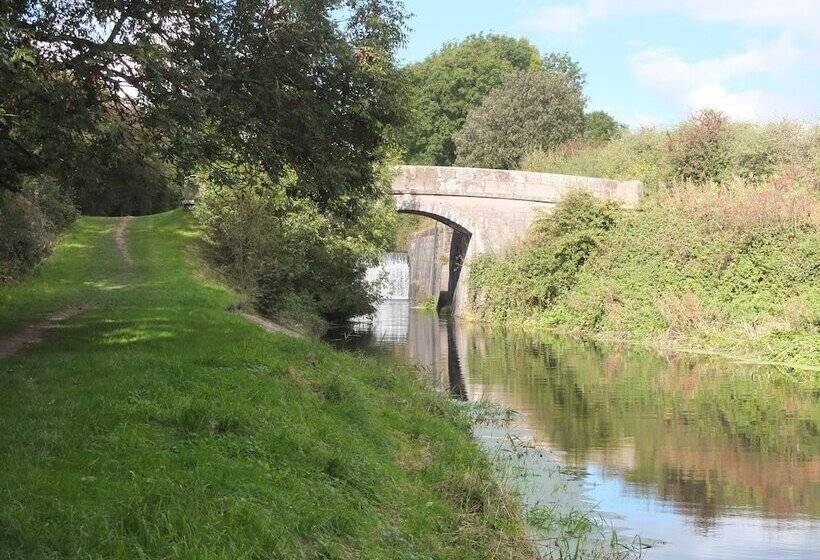 Longlands Inn And Restaurant