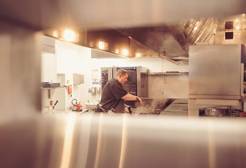 Longlands Inn And Restaurant