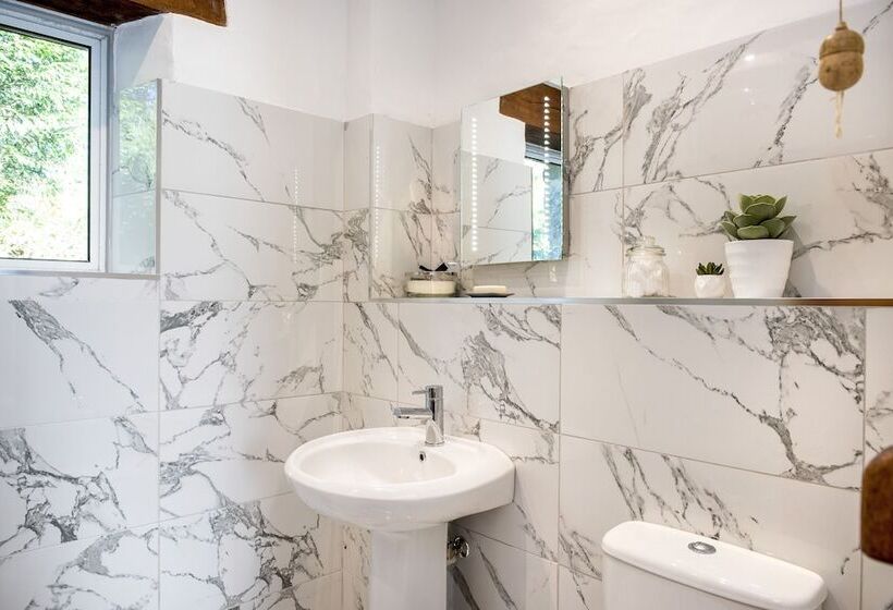 ペンション Coombe Farm