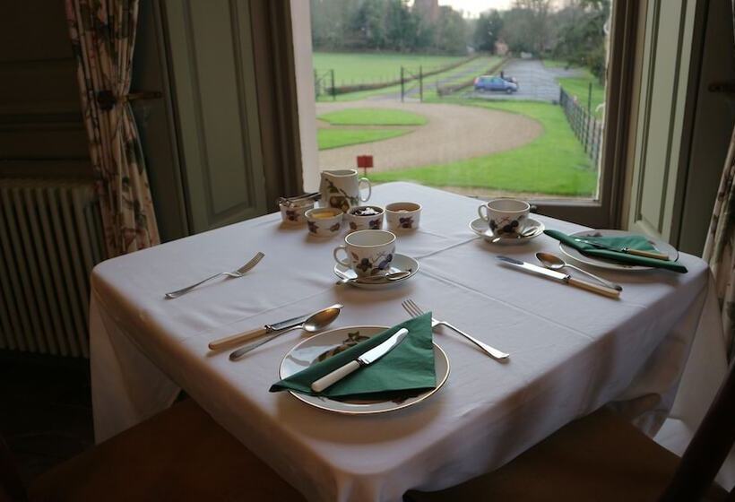 بنسيون Crowcombe Court