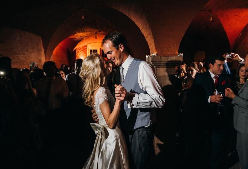 بنسيون Crowcombe Court