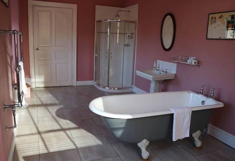 פנסיון Crowcombe Court