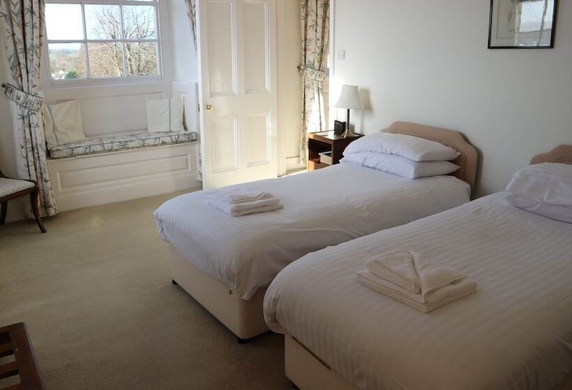 بنسيون Crowcombe Court