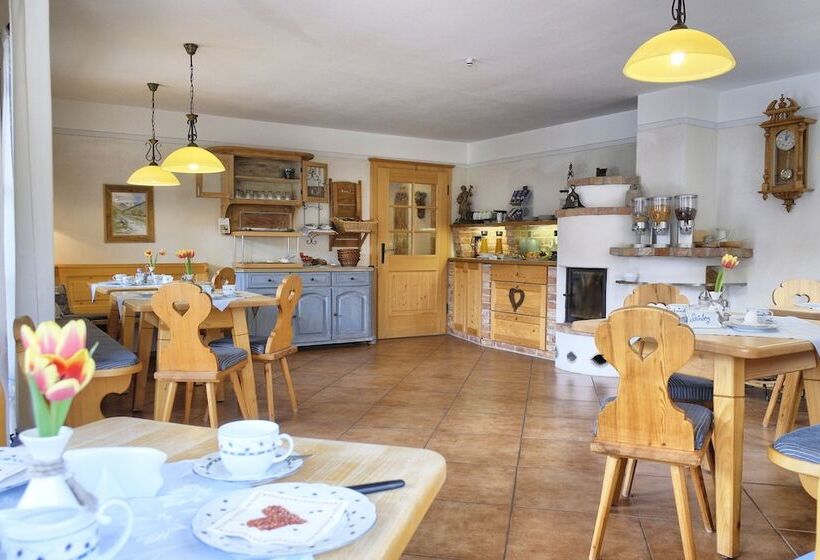 Пансион Gästehäuser Holzerhof