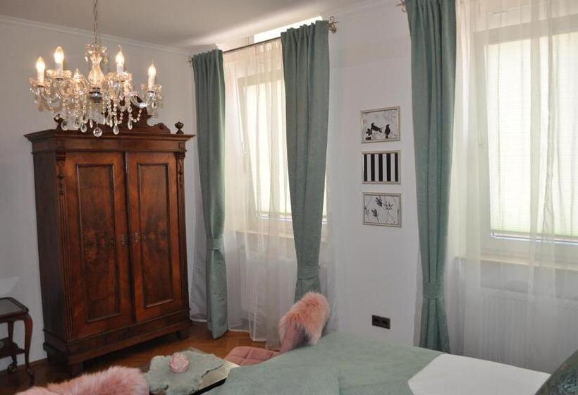 بنسيون Hofgarten Rosa