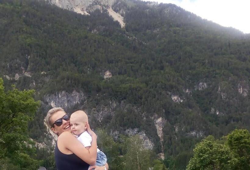 פנסיון Landhaus Tirol