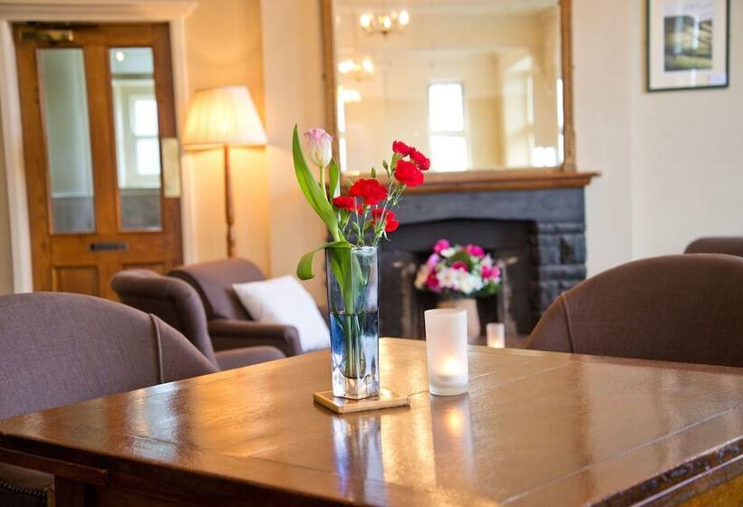 פנסיון Monsal Head