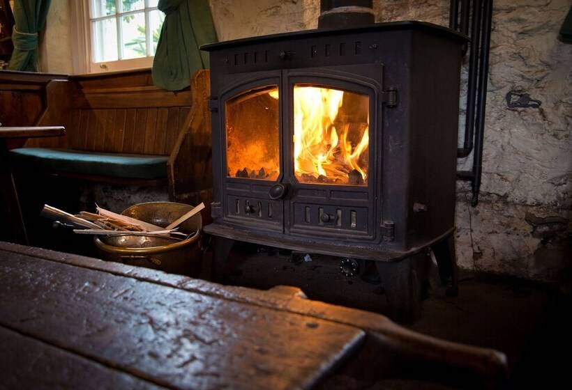 פנסיון Monsal Head