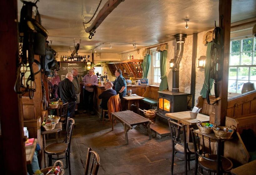 פנסיון Monsal Head