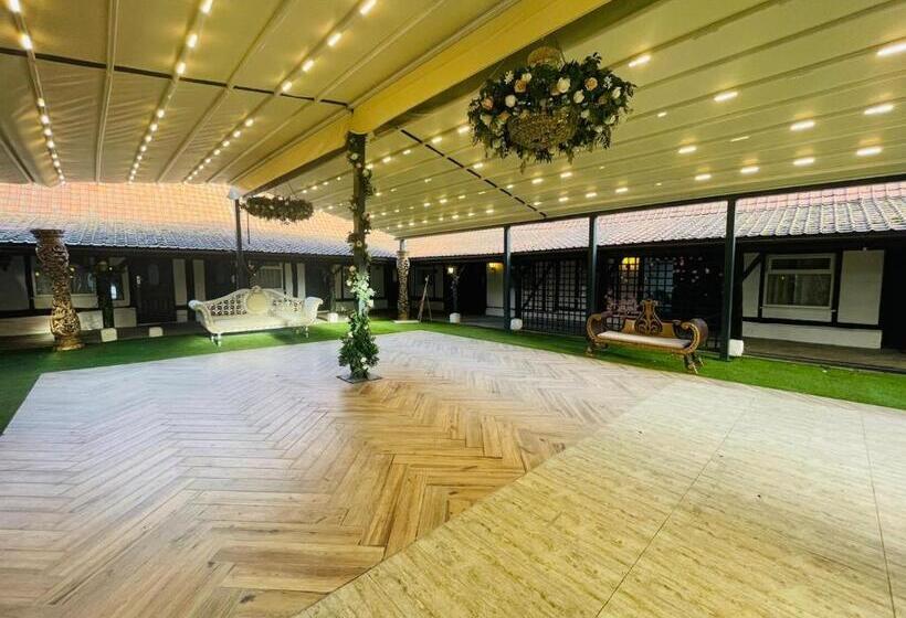 膳宿费 Tudor Oaks Lodge Stevenage North