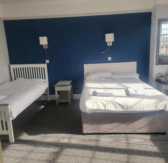 بنسيون The Washford Station Inn