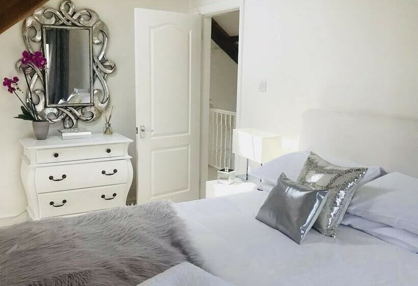 The Chapel By Platinum Retreats