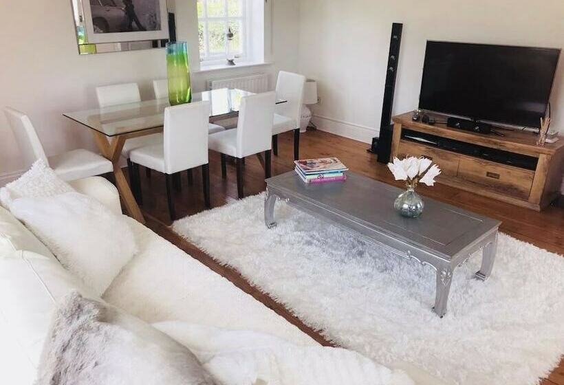 The Chapel By Platinum Retreats