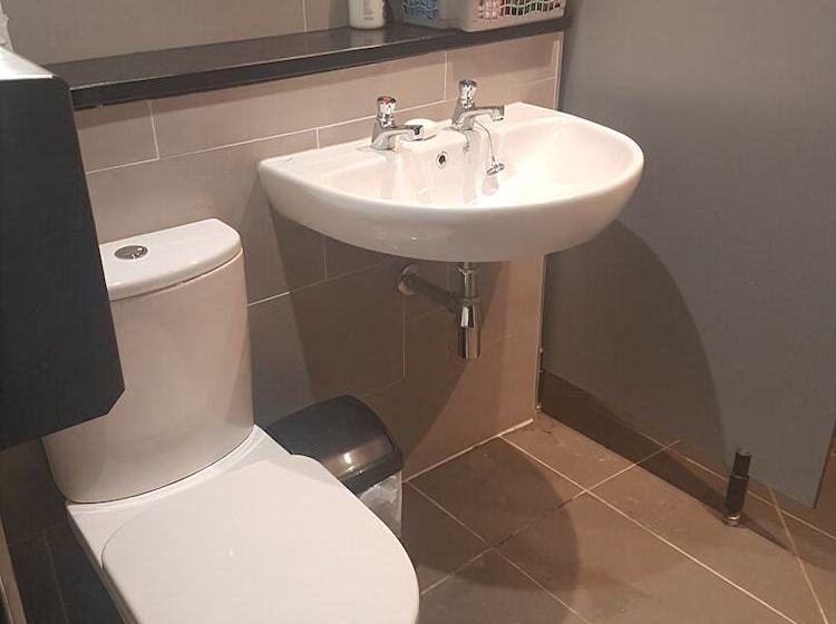 Хостел Square & Compass