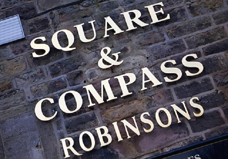 Хостел Square & Compass