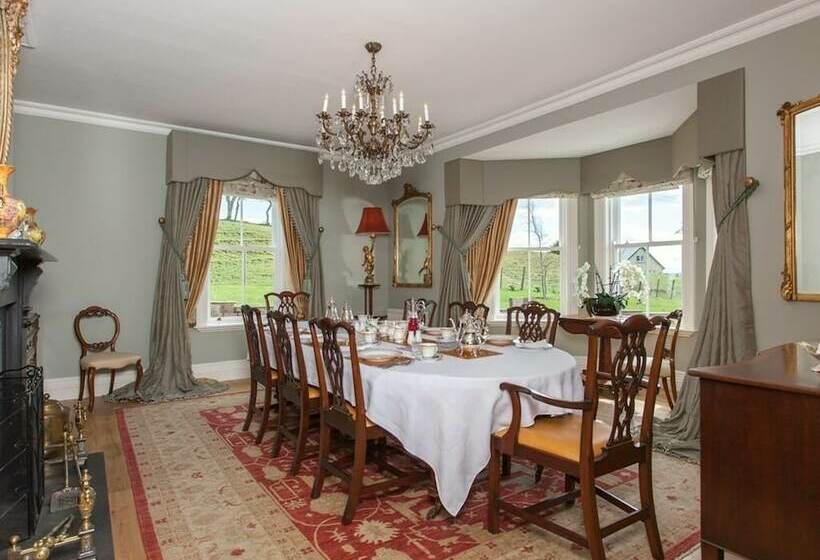 West Longridge Manor B&b