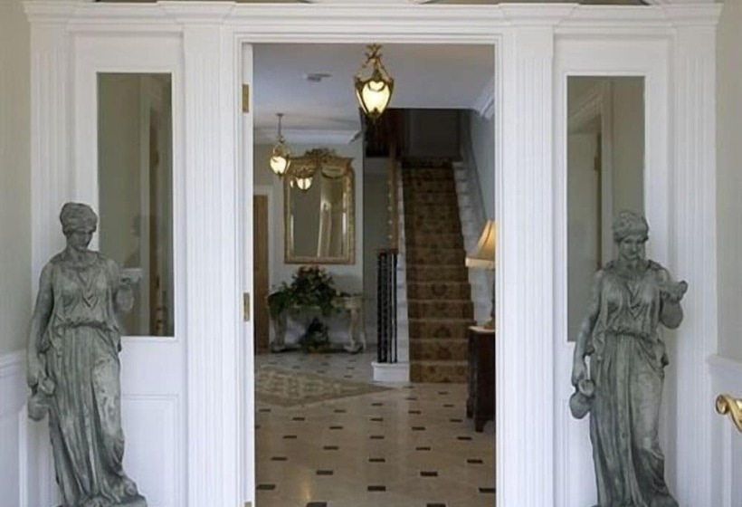 West Longridge Manor B&b