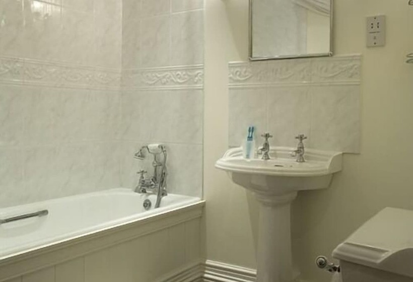 West Longridge Manor B&b