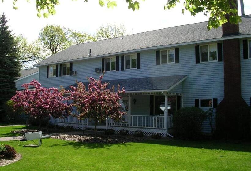 旅馆 Churchill Pointe Inn