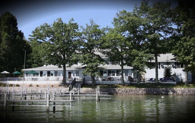 旅馆 Churchill Pointe Inn