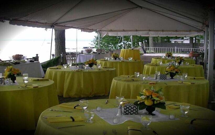 旅馆 Churchill Pointe Inn