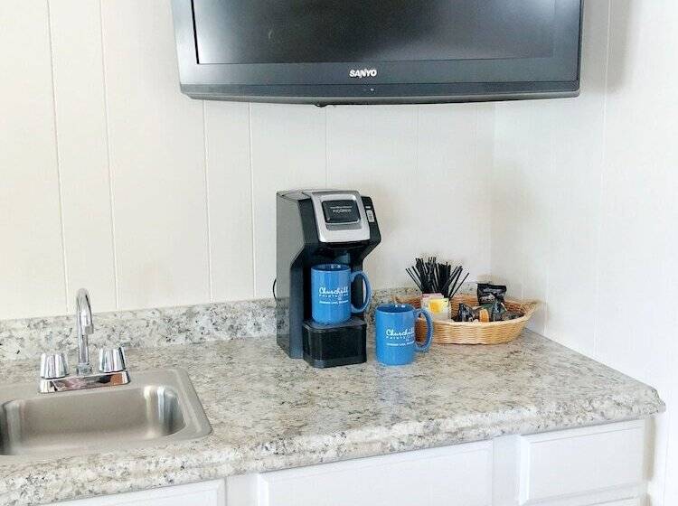 旅馆 Churchill Pointe Inn