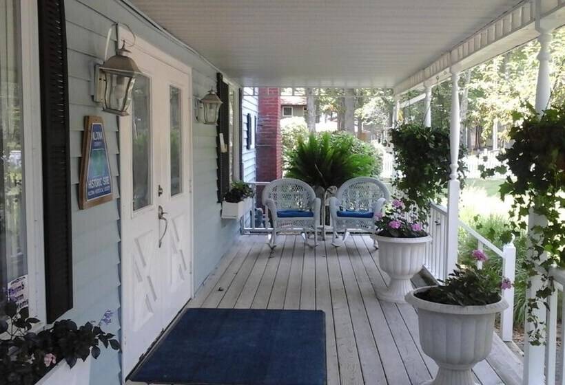 旅馆 Churchill Pointe Inn