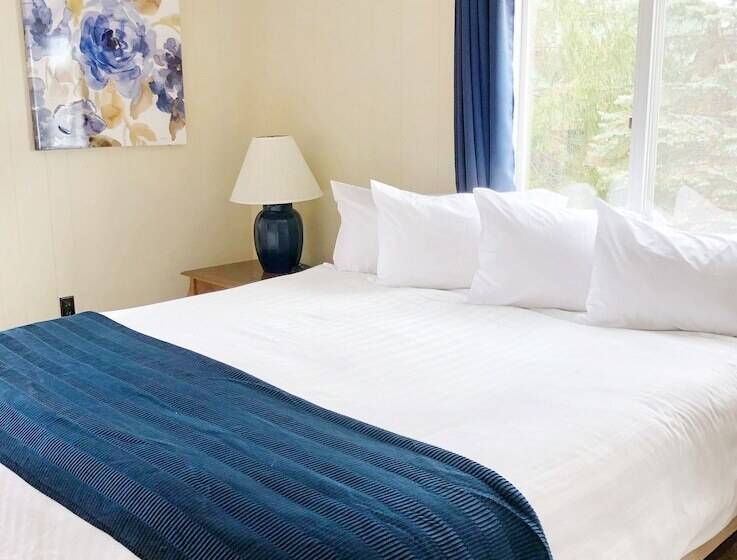 旅馆 Churchill Pointe Inn