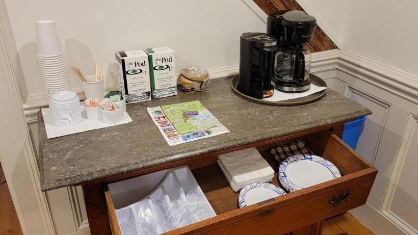 فندق صغير Hawks House Inn