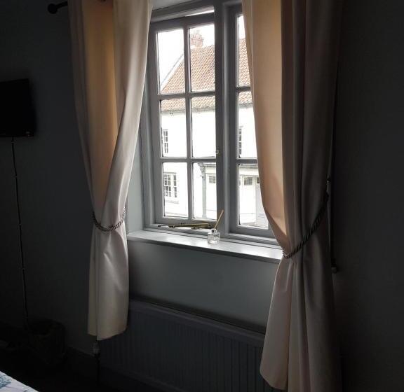 فندق صغير Jolly Sailor