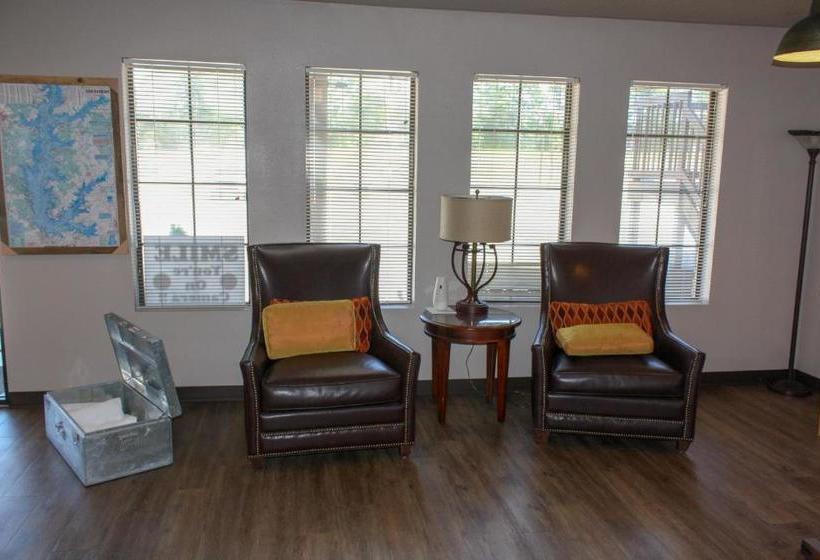 Общежитие Rayburn Inn