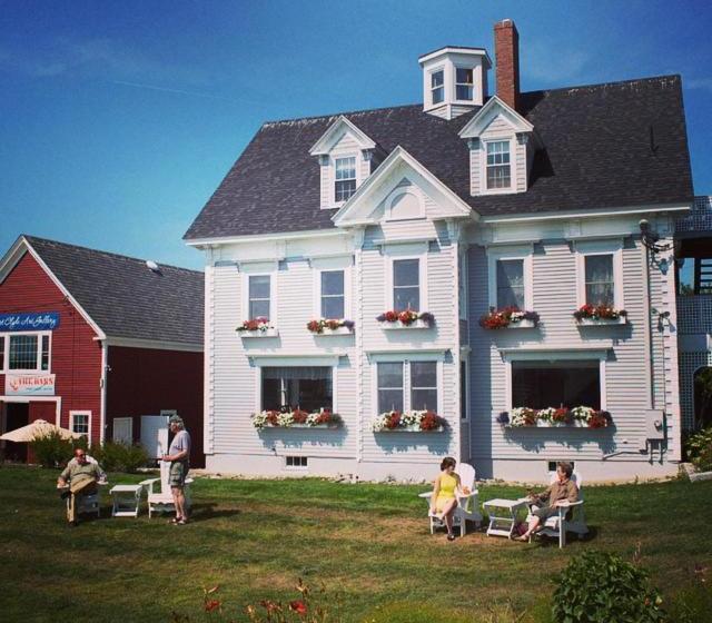 فندق صغير Seaside Inn