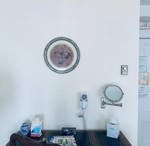 فندق صغير Seaside Inn