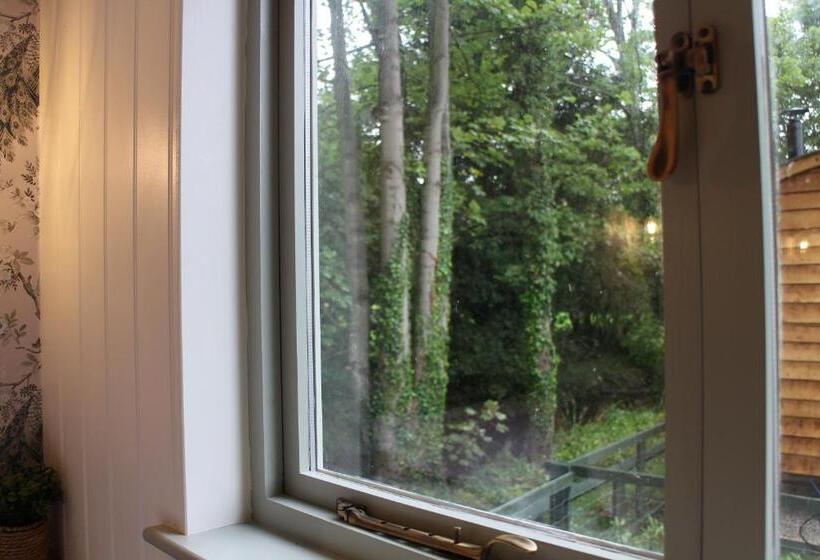 ユースホステル The Apple Inn