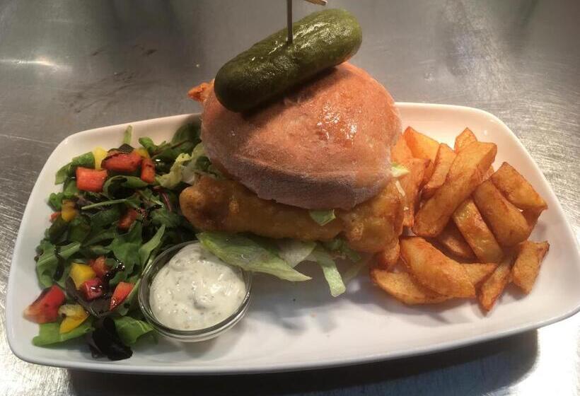 فندق صغير The Fleece Inn