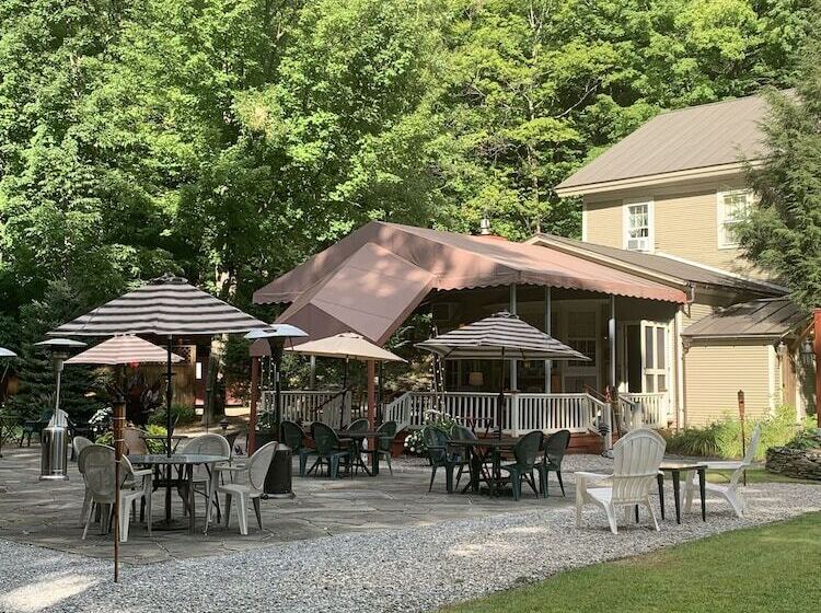 ユースホステル Waybury Inn