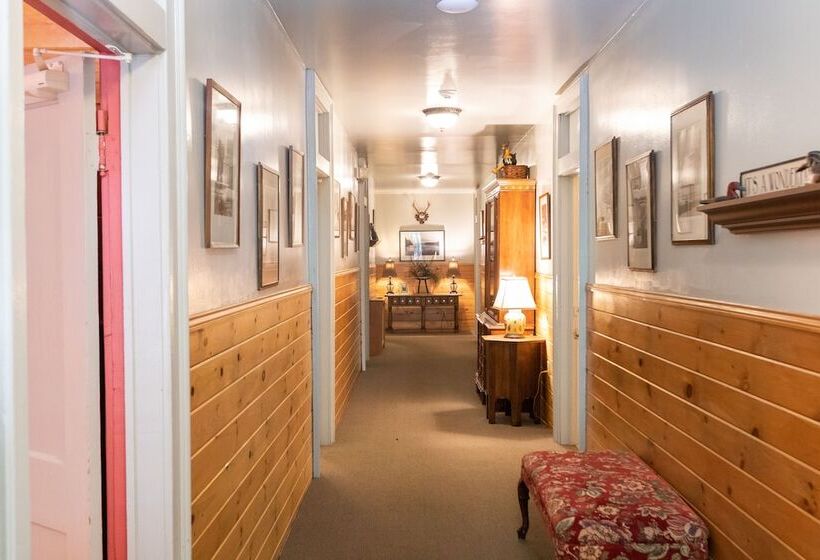 ユースホステル Waybury Inn