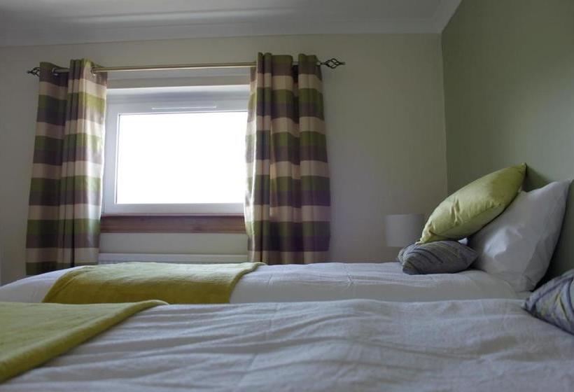 Bed and Breakfast Caledonian House