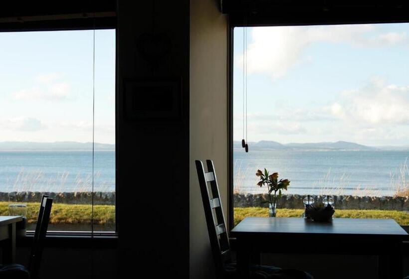 Bed and Breakfast Caledonian House