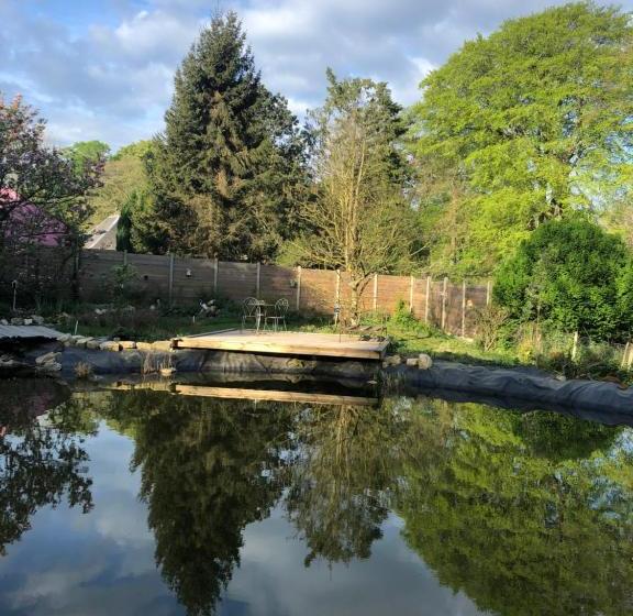 مبيت وإفطار De La Maison Aux Ateliers