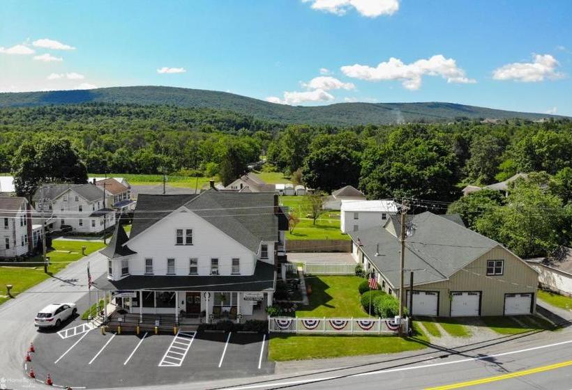 مبيت وإفطار Lizard Creek Inn
