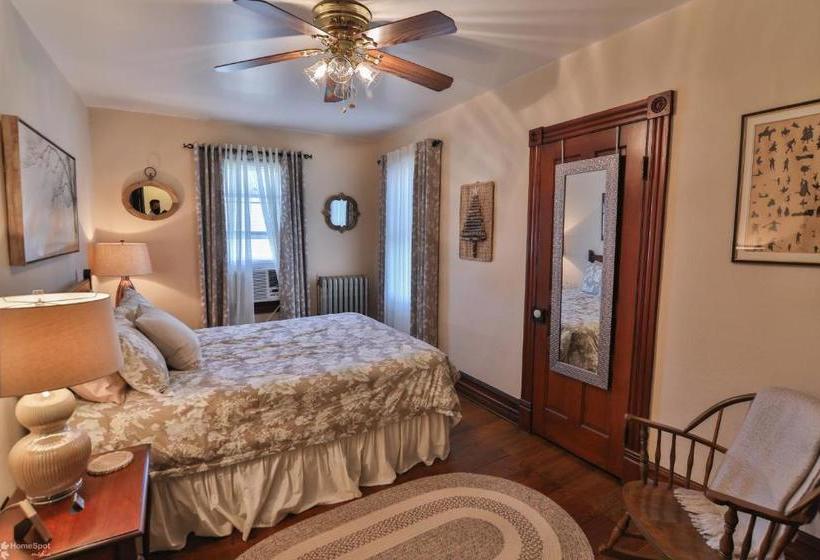 مبيت وإفطار Lizard Creek Inn